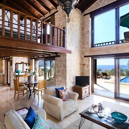 Korsan Tas Bahce Villa Kalkan